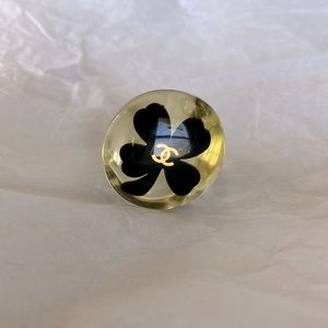 Chanel clover cc ring